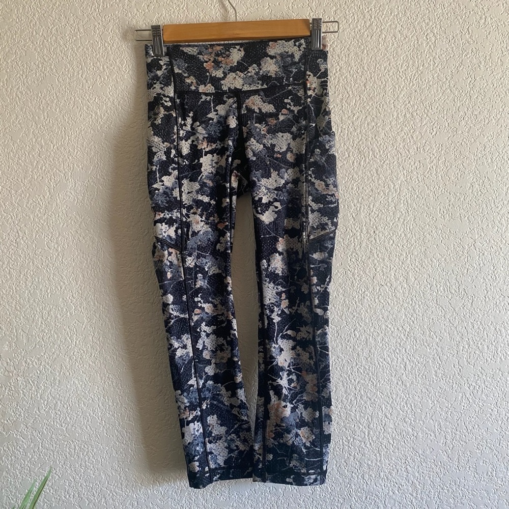 Lululemon Wunder under Polka Dot Crop Pants Size 2 - Picture 2 of 9